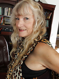 Horny American mature slut teasing