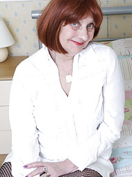 Naughty British mature lady getting wet and wild